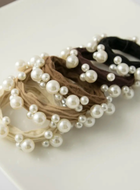 Textured Seamless Pearl Hair Tie