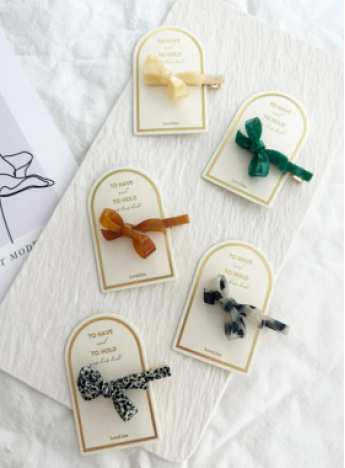 Ribbon Shaped Hair Clip 